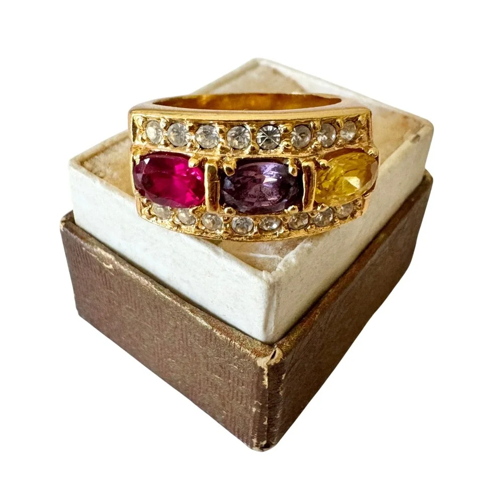 Vintage 1980s Gold Band Ring with Pink, Amethyst, and Yellow CZs